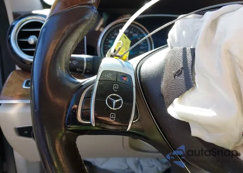 2017 Mercedes-Benz E 300 z USA, uszkodzony, nr VIN WDDZF4JB4HA289019